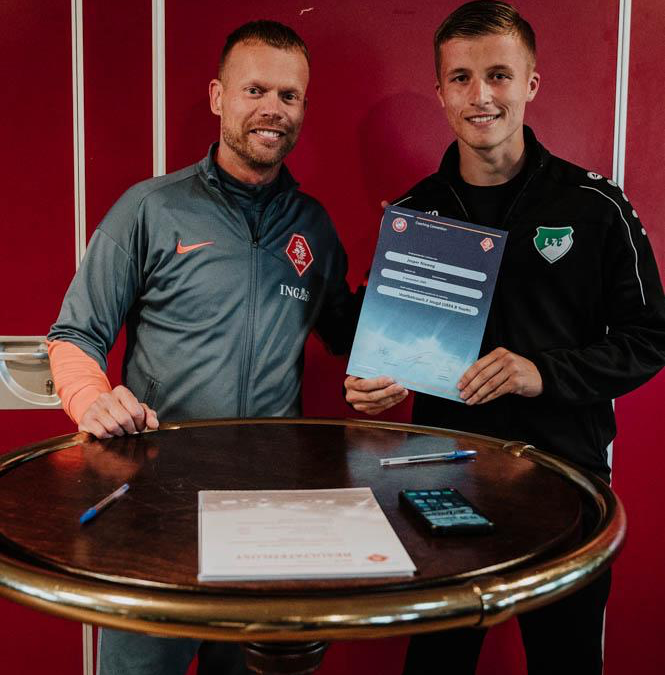 Jesper Nieweg geslaagd voor KNVB VC2-cursus